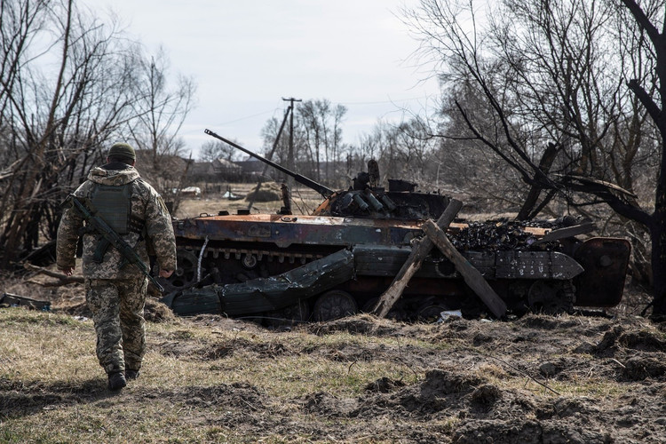 ថ្វីបើមានសម្ពាធក៏ដោយ អង្គភាពអ៊ុយក្រែនបានបន្តវាយបក ដោយធ្វើឱ្យមានការខាតបង់យ៉ាងសំខាន់លើគូប្រកួតរបស់ពួកគេ។ រថពាសដែក និងកាំភ្លើងធំរាប់សិបគ្រឿងរបស់រុស្ស៊ីត្រូវបានបំផ្លាញក្នុងសប្តាហ៍មុន ប៉ុន្តែទីក្រុង Kiev ទទួលស្គាល់ថាការខាតបង់ក៏មានទម្ងន់ធ្ងន់ផងដែរ។ DeepState បានព្រមានថា  10-879.jpg