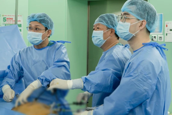 Nước tiểu có mùi hôi không ngờ rò bàng quang đại tràng nguy hiểm