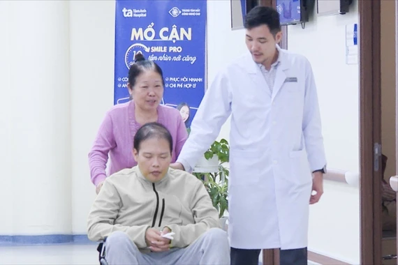 38 tuổi mất thị lực do đái tháo đường tổn thương võng mạc nghiêm trọng