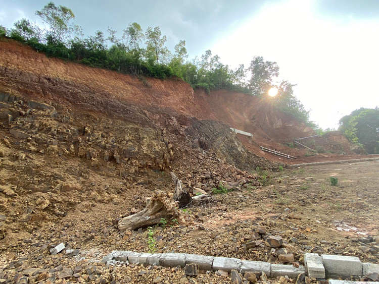 Lang Son: Dang bi cong an dieu tra, muong thuy loi tiep tuc gay, do-Hinh-4