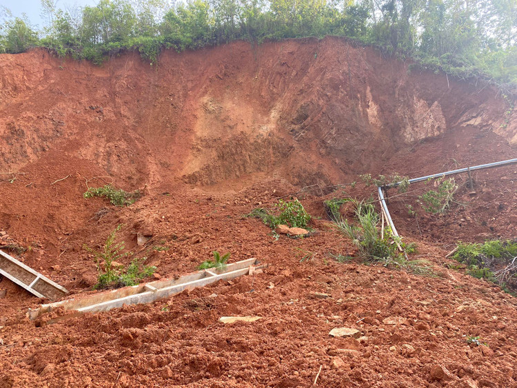 Lang Son: Dang bi cong an dieu tra, muong thuy loi tiep tuc gay, do-Hinh-13