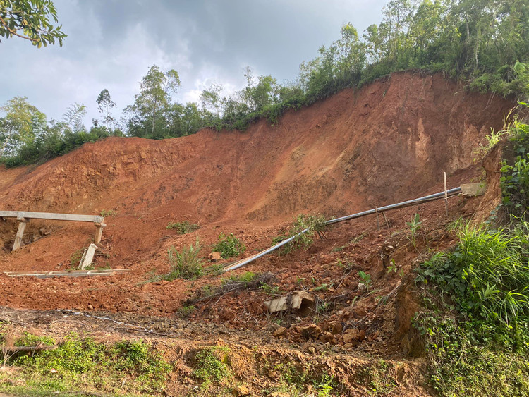 Lang Son: Dang bi cong an dieu tra, muong thuy loi tiep tuc gay, do-Hinh-11