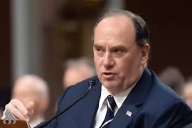 Điều ít biết về Bộ trưởng Hải quân Mỹ vừa từ chức