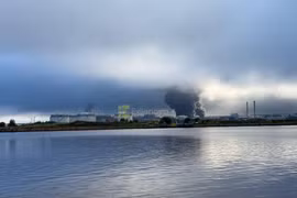 Ukraine tấn công kho dầu của Nga ở thành phố St. Petersburg