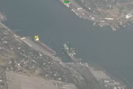 UAV AI Nga tập kích cảng chiến lược của Ukraine