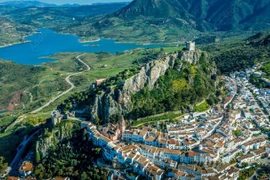 Ấn tượng trước loạt địa danh tuyệt đẹp nổi tiếng thế giới