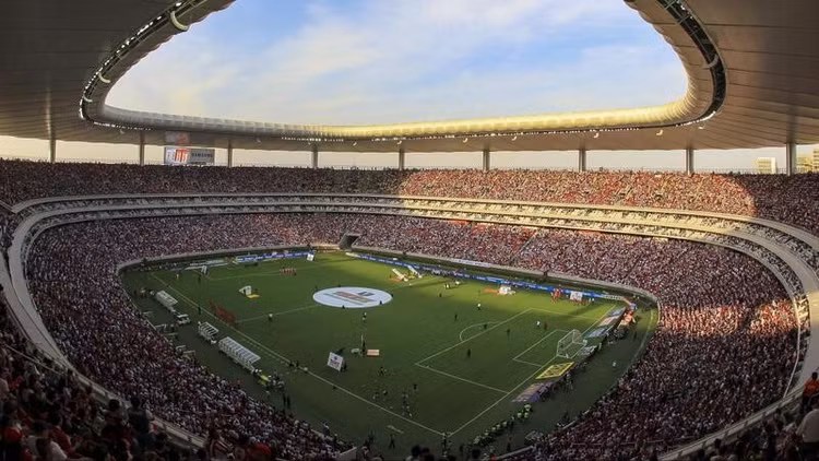 san-van-dong-estadio-akron-mexico-5-1778814227.jpg
