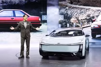 Toyota Corolla hoàn toàn mới với thiết kế táo bạo đến mức khó nhận ra