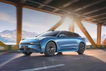 Zeekr 001 bản sạc siêu nhanh ra mắt - sạc 7 phút đạt 80% pin