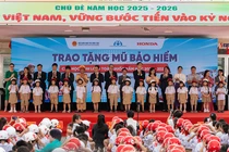 Honda Việt Nam tặng mũ bảo hiểm cho học sinh lớp 1 năm học 2025 – 2026