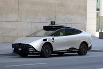 Ôtô điện tự lái “Made by VinFast” đầu tiên gây tò mò ở Trung Đông