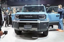 Toyota Land Cruiser FJ 2026 "bằng xương bằng thịt" ra mắt, chờ về Việt Nam