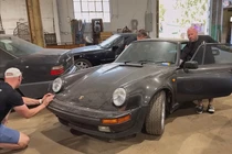 Porsche 930 Turbo để ở garage 19 năm không lăn bánh giờ trở thành kho báu