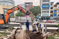 Hà Nội tăng cường kiểm tra, xử lý lối đi tự mở qua đường sắt, đảm bảo an toàn