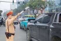 Cấm xe bán tải vào nội đô Hà Nội giờ cao điểm, Ford và Toyota "gỡ rối"