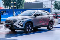 Omoda C5 SHS-H từ 599 triệu ra mắt Việt Nam, miễn phí 08 năm đổ xăng