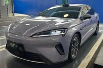 Ra mắt BYD Seal 07 EV 2026 - sạc 5 phút chạy 400km, từ 594 triệu đồng