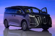 Denza D9 2026 nâng cấp - MPV từ 1,36 tỷ đồng sạc pin 70% chỉ 5 phút