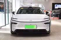 Toyota bZ7 2026 mở bán - sedan điện chạy 700 km/sạc, từ 683 triệu đồng