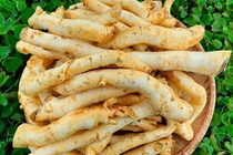 Rễ cây tưởng bỏ đi thành đặc sản hút khách dịp Tết Nguyên đán