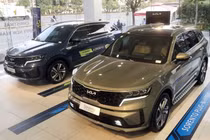 Kia Sorento giảm giá mạnh chỉ còn 879 triệu đồng tại đại lý