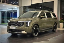 Kia Carnival được giảm giá tới hơn 100 triệu đồng tại đại lý