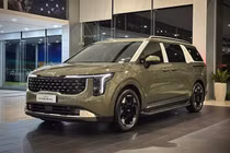 Kia Carnival được giảm giá tới hơn 100 triệu đồng tại đại lý