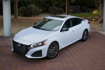 Nissan triệu hồi 440.000 xe lỗi, có thể phải thay động cơ