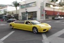 Siêu xe Ferrari 360 Modena Limo độc nhất vô nhị lên sàn đấu giá