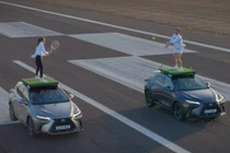 Lexus lập kỷ lục với màn chơi tennis "độc" trên nóc ôtô