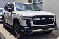 Toyota Land Cruiser LC300 bản máy dầu liên tục cháy hàng 