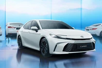 Toyota Camry 2026 thêm bản hybrid giá rẻ, chỉ từ 601 triệu đồng