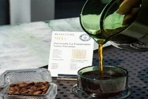 Tách cà phê đắt nhất thế giới gần 18 triệu đồng có gì đặc biệt?