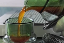 Tách cà phê đắt nhất thế giới gần 18 triệu đồng có gì đặc biệt?