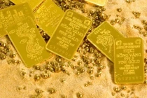 Chênh lệch giá vàng miếng... giải quyết sao?