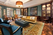 Biệt thự đá hơn 100 năm thu hút giới siêu giàu