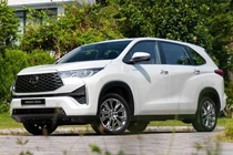 Toyota Innova Cross bán chạy nhất phân khúc hybrid tháng 4