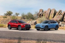 Toyota Corolla Cross 2026 ra mắt, từ 25.485 USD tại Mỹ