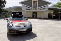 Porsche 911 Dakar đi cày 2 tháng Trung Quốc đã về Việt Nam