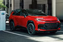 Toyota RAV4 GR Sport 2026 mạnh hơn xe thể thao "thứ thiệt"