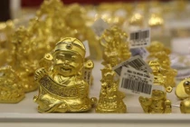 Nhiều sản phẩm độc lạ hút khách ngày vía Thần Tài 