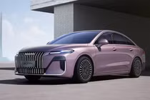 Tận mục Roewe M7 PHEV tiết kiệm xăng của SAIC, chỉ 360,2 triệu đồng