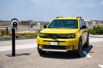 Cận cảnh SUV Fiat Grande Panda 2025, giá từ 17.000 USD