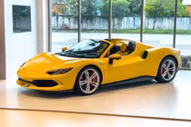 Đại gia Tp.HCM tậu Ferrari 296 GTS hơn 23 tỷ màu vàng lạ mắt