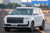 Tận mục Jaecoo J5 2025 từ 747 triệu đồng, liệu có về Việt Nam