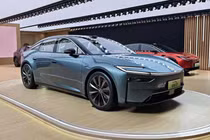 Ngắm Toyota bZ7 2026 - sedan dài hơn 5 mét, thông minh như smartphone