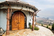 Cận cảnh ngôi nhà đơn sơ giữa vùng quê giá 200 tỷ đồng