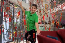 Không gian sống ngập sắc đào chuông độc lạ của Đàm Vĩnh Hưng