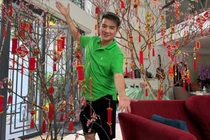 Không gian sống ngập sắc đào chuông độc lạ của Đàm Vĩnh Hưng