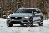 Volvo V60 Cross Country bán gần 3 tỷ tại Việt Nam bị khai tử ở Mỹ
